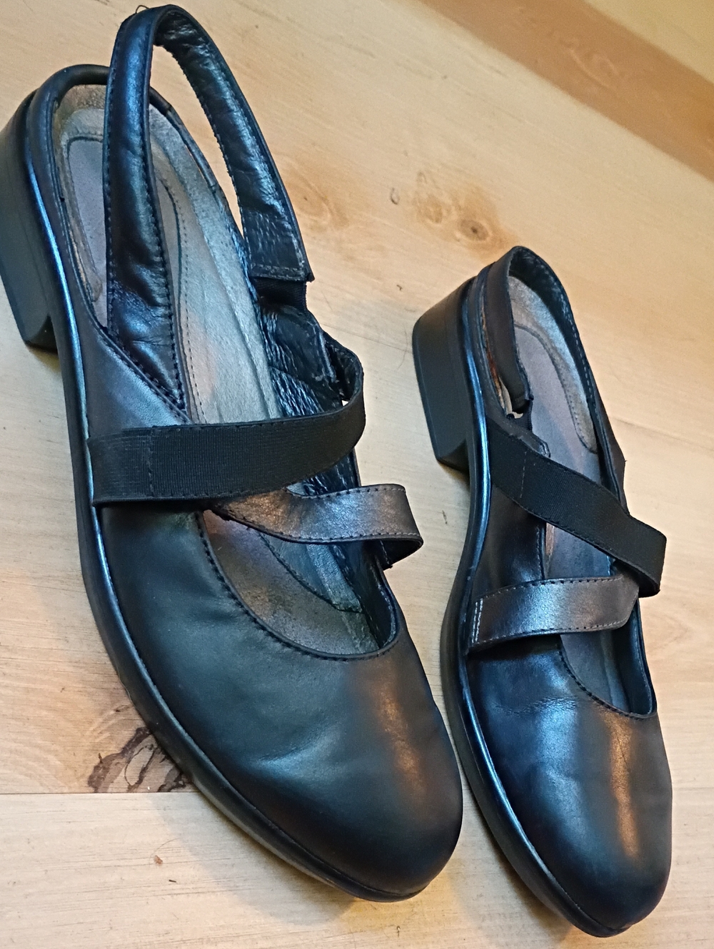 Vintage Naot Women’s Black Leather Mary Jane Slingback